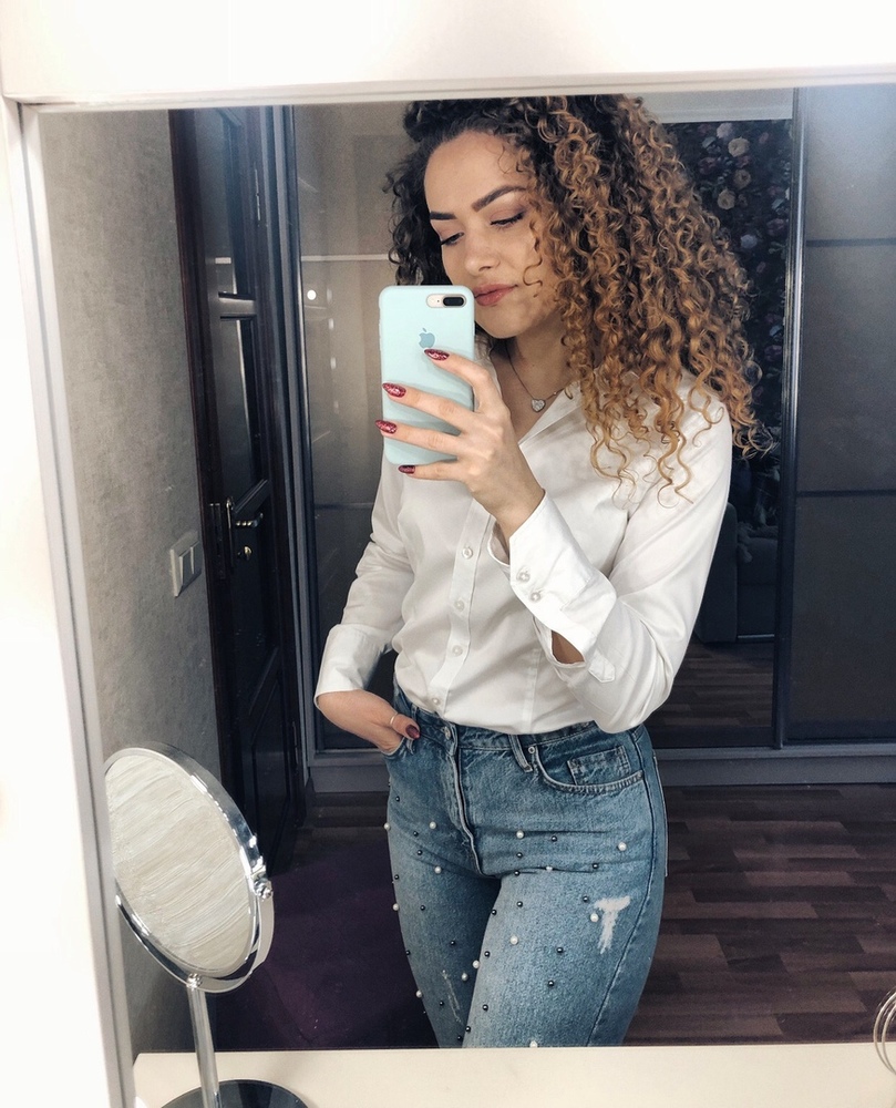 Meet your Posher, Mia